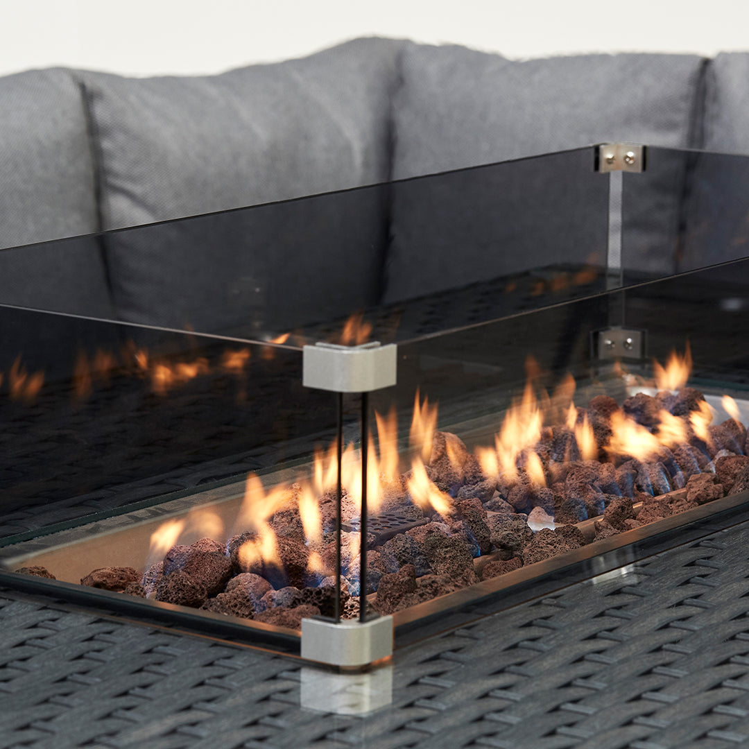 Rattan set with fire pit