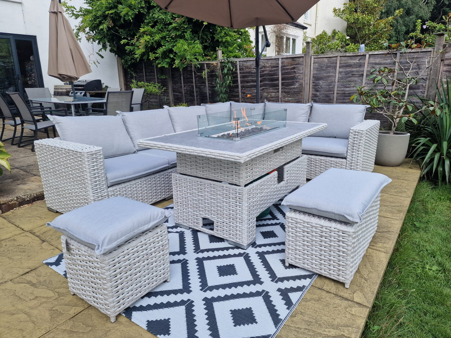 Firepit_Rising_Corner_9Seater