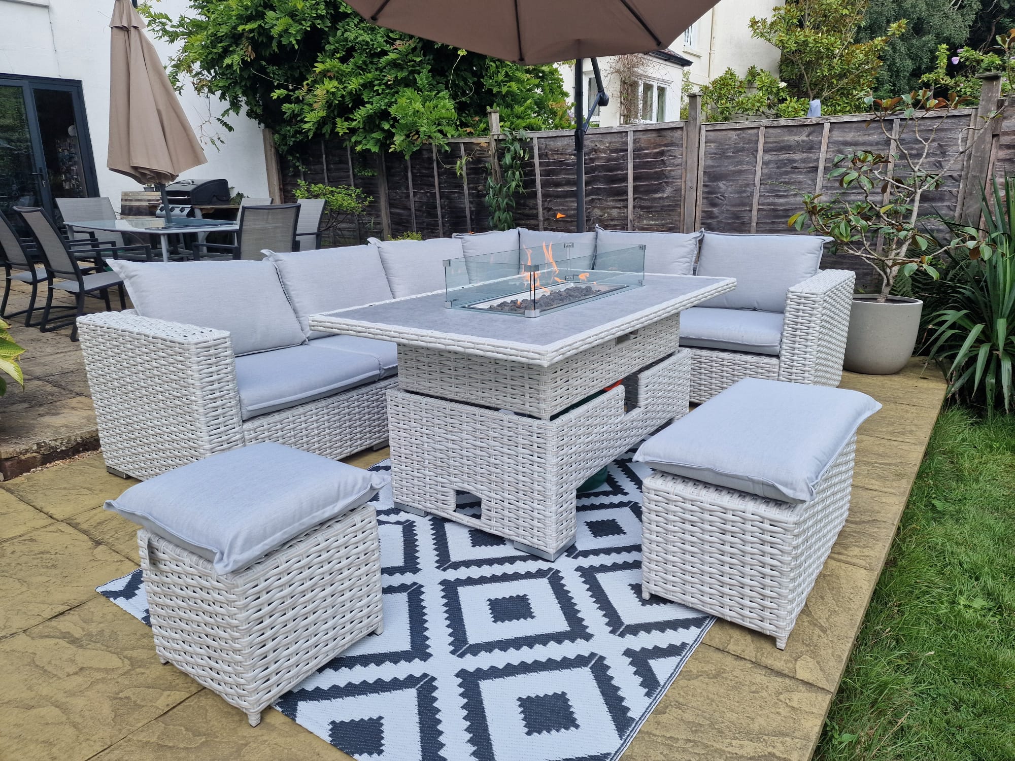 Firepit_Rising_Corner_9Seater