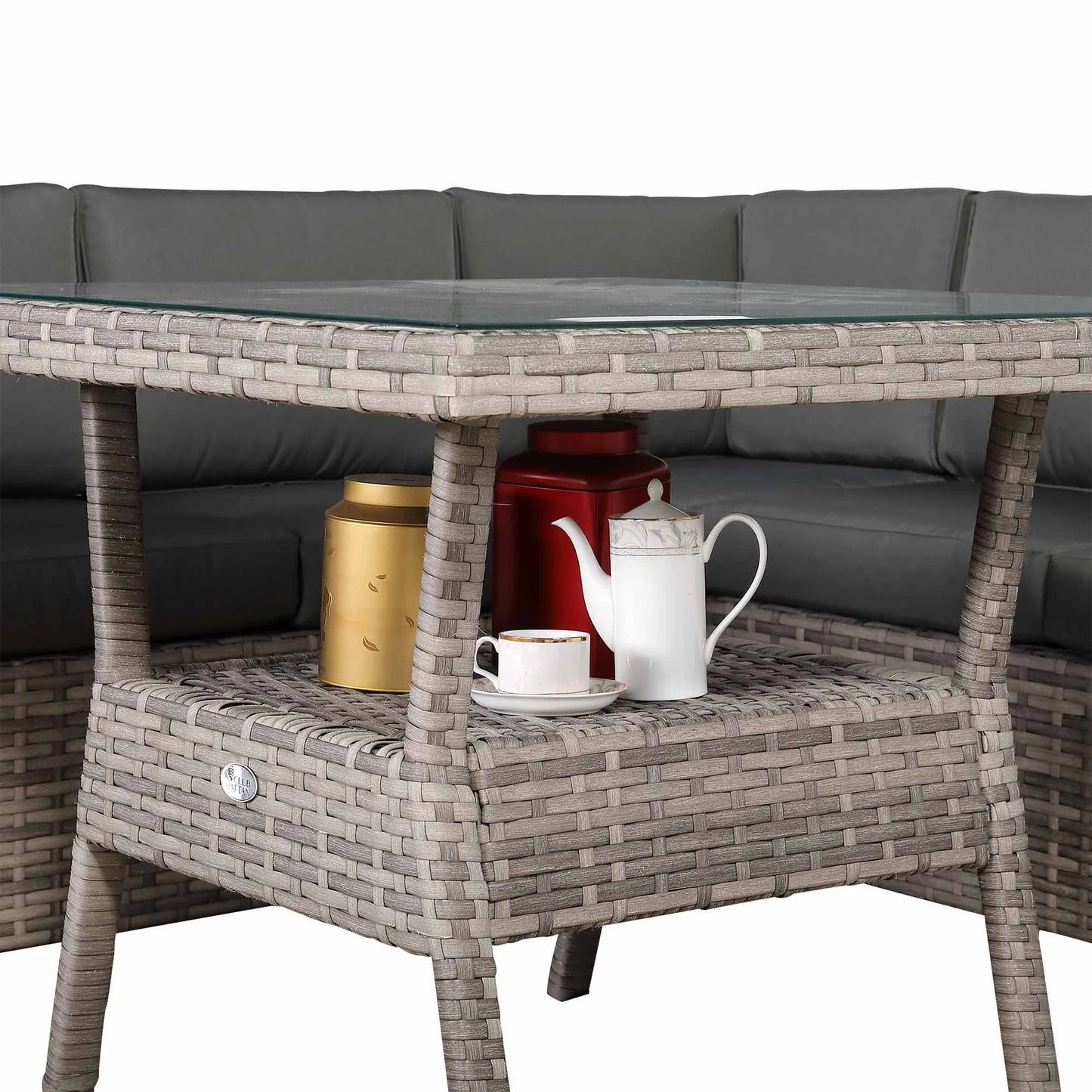 Lille dining table with tempered glass top and woven base